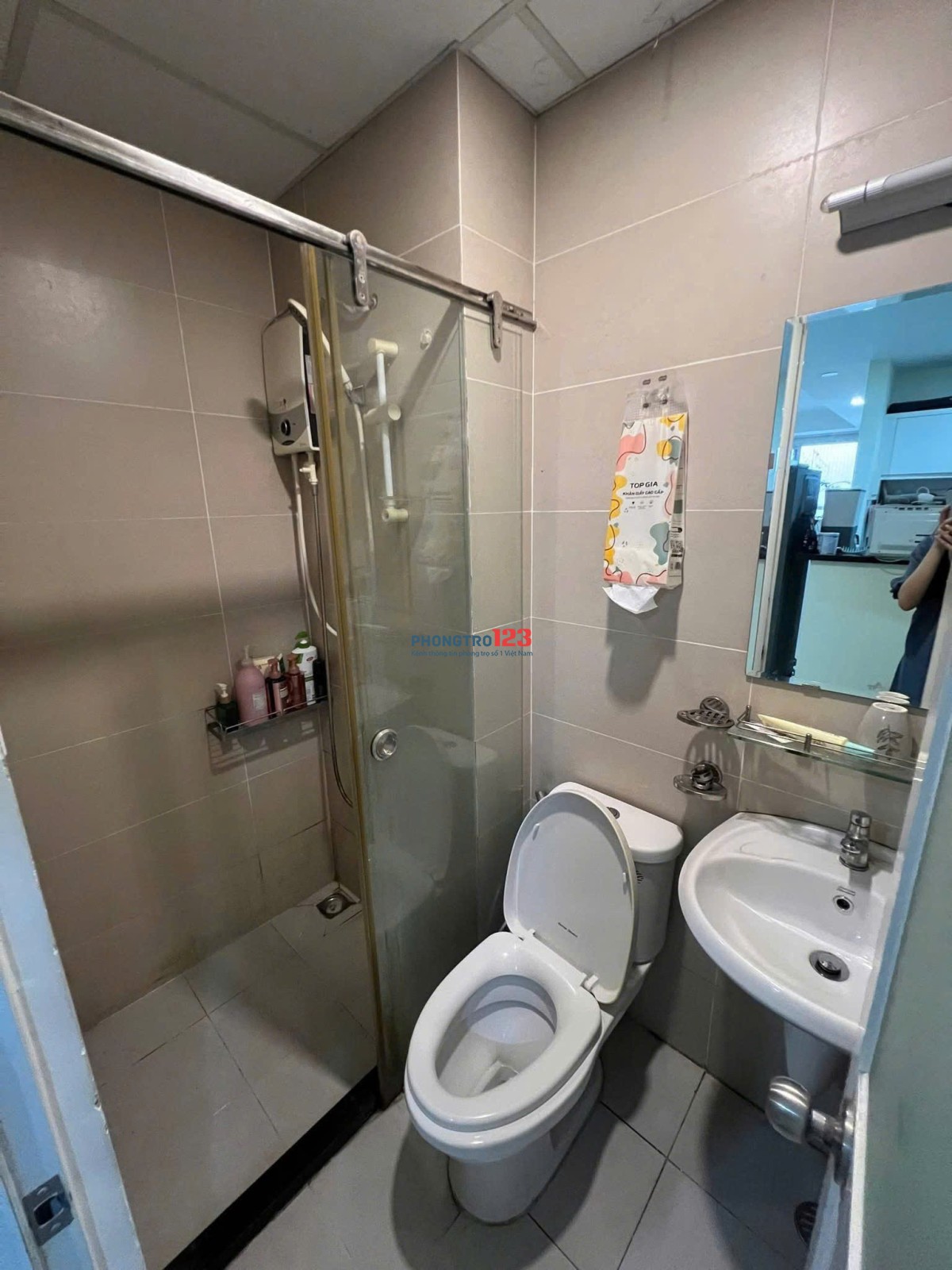 C/c Phúc Yên, Phan Huy Ích, TB, 77m2, Lầu Trung, 2PN, 2WC, giá 10tr/th.