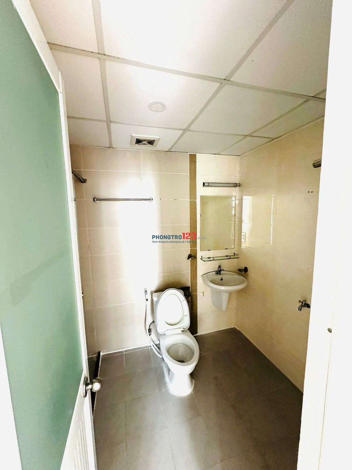 C/c Đặng Văn Ngữ, Phú Nhuận: 3p ngủ, 107m2, NTCB, 14,5tr, Nhà sạch.