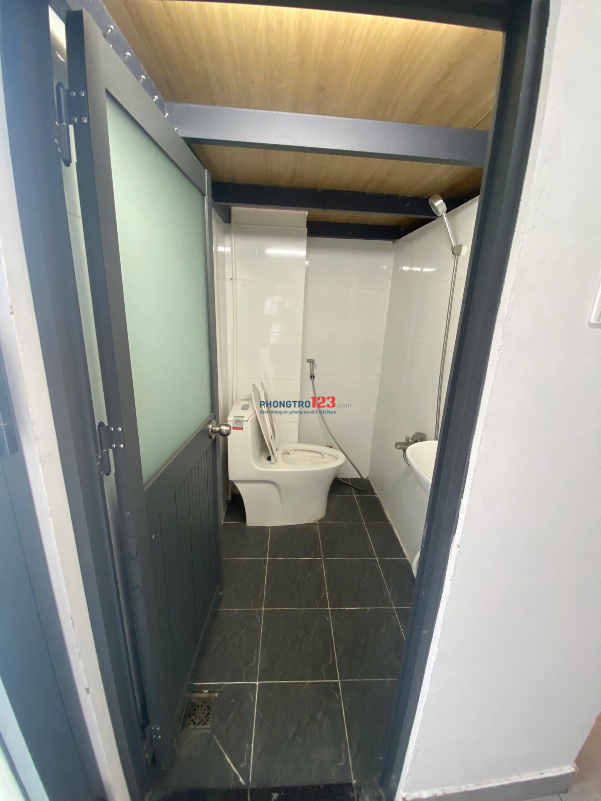 CHO THUÊ PHÒNG TRỌ 30m2 GÁC CAO MỚI TOANH GẦN ĐẠI HỌC VĂN LANG CS3 GÒ VẤP