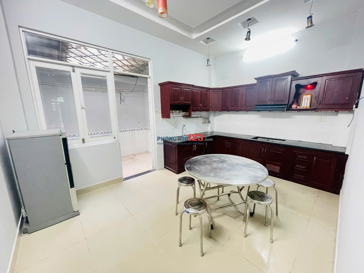 Căn hộ lớn, P.ngủ, P.Bếp - FULL nội thất - Ngay CC Man thiện, Khu CNC