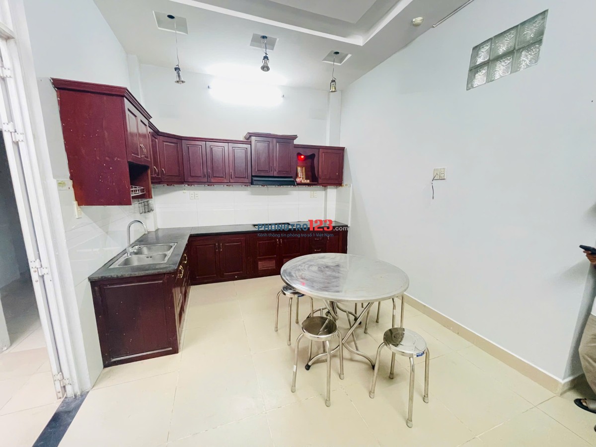 Căn hộ lớn, P.ngủ, P.Bếp - FULL nội thất - Ngay CC Man thiện, Khu CNC