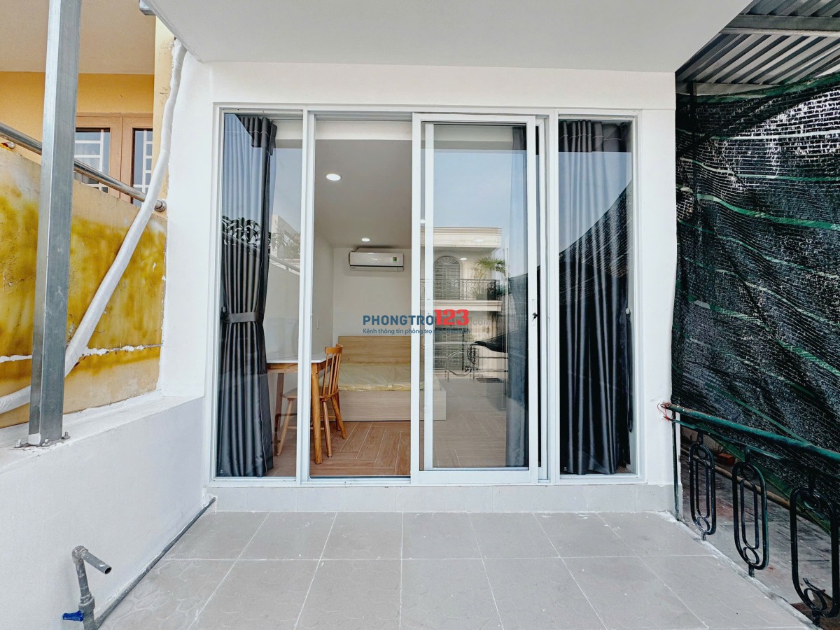 CHO THUÊ PHÒNG BAN CÔNG LỚN NGAY HUỲNH VĂN BÁNH, PHÚ NHUẬN GIÁP QUẬN 3 CÓ MÁY GIẶT RIÊNG, GIÁ RẺ