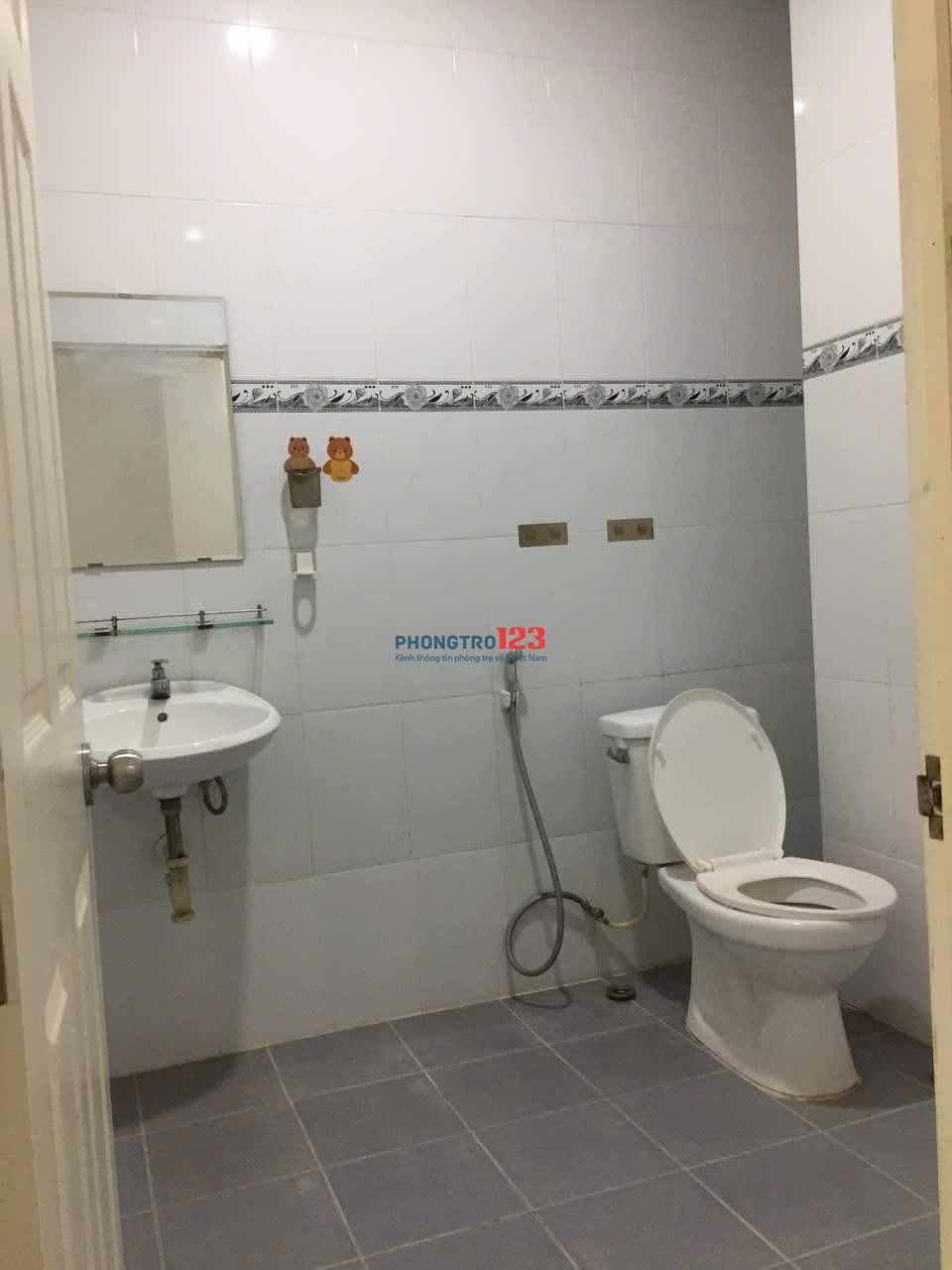 Căn 3p ngủ, rộng 110m2 - Chung cư Miếu Nổi giá 15tr/th