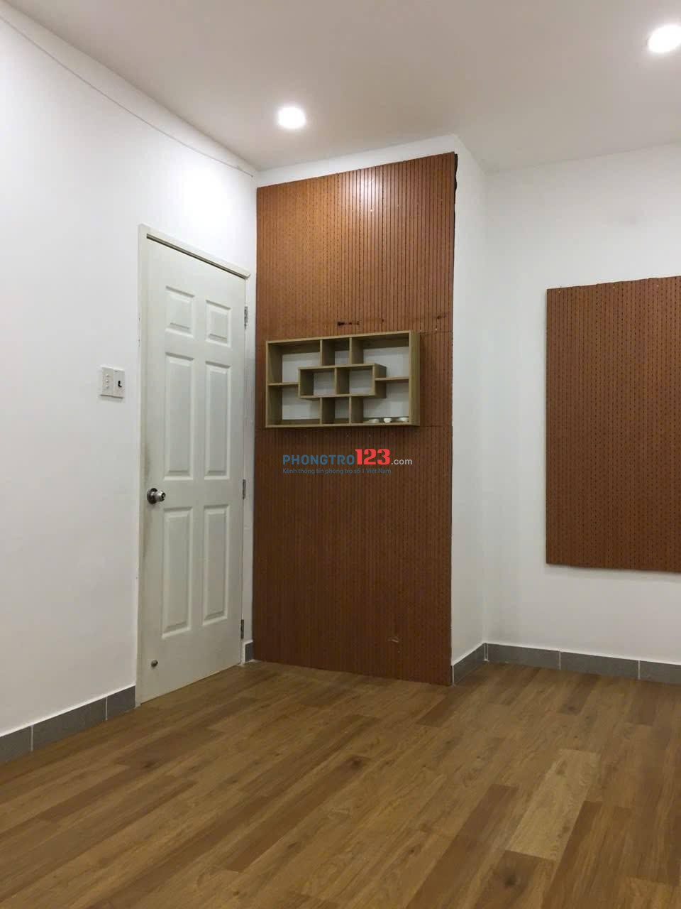 Căn 3p ngủ, rộng 110m2 - Chung cư Miếu Nổi giá 15tr/th