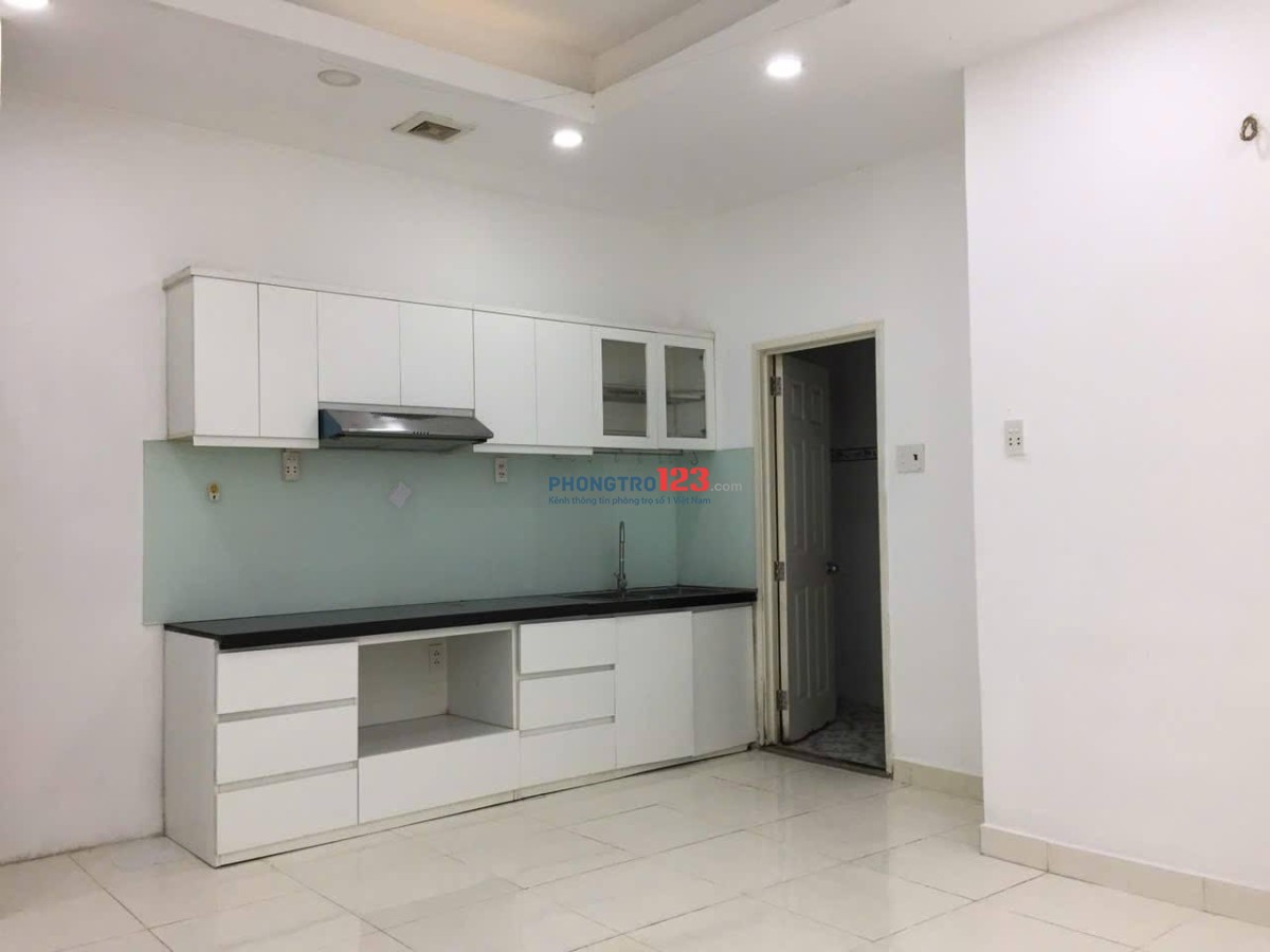 Căn 3p ngủ, rộng 110m2 - Chung cư Miếu Nổi giá 15tr/th