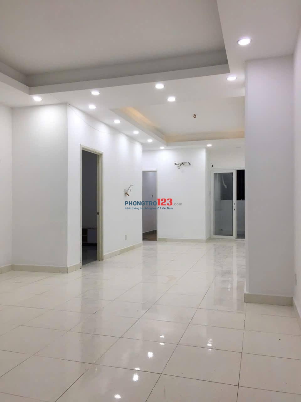 Căn 3p ngủ, rộng 110m2 - Chung cư Miếu Nổi giá 15tr/th