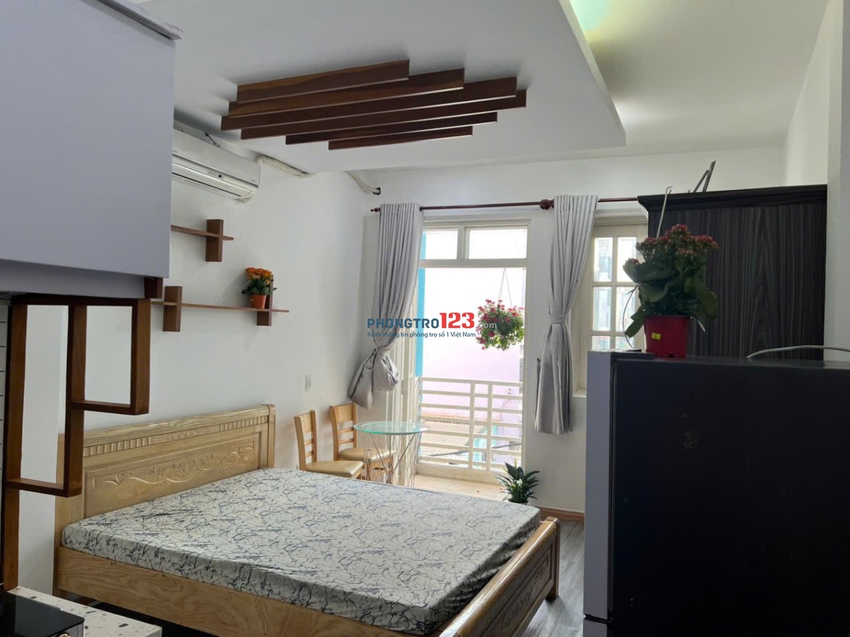 Cho thuê phòng cửa sổ thoáng, đầy đủ nội thất gần hàng xanh giáp quận 1 quận 2