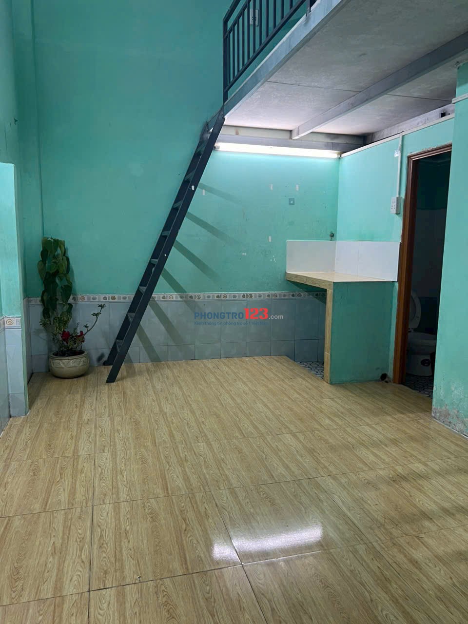 Cho thuê phòng toilet riêng, có gác , máy lạnh Lê Văn Lương gần PETRO GAS,có bếp, chỗ sạc xe điện, c