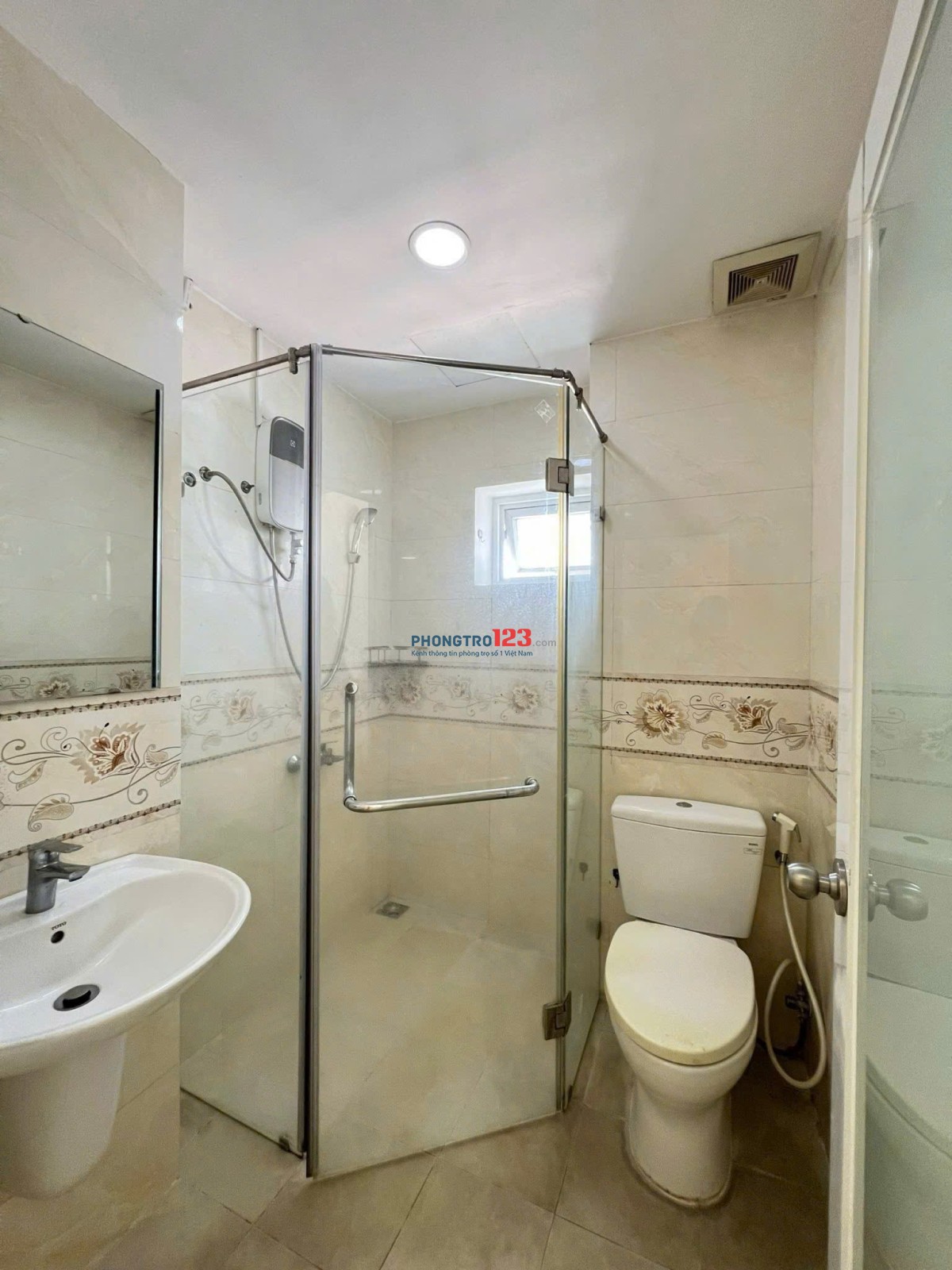 C/c Ngô Tất Tố, Bình Thạnh: 2p ngủ, 70m2, NTCB, 11tr5/th. Cọc 1th.