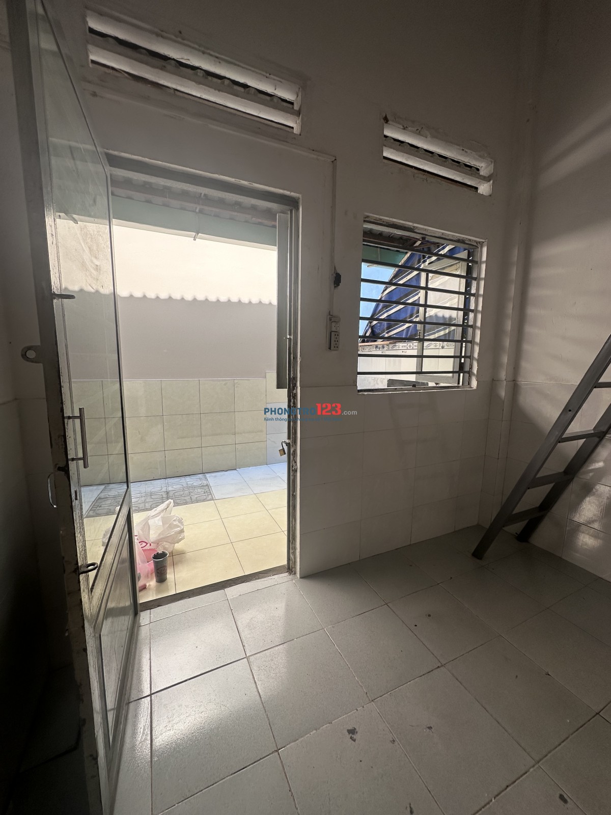 Cho Thuê Phòng Trọ chủ yếu cho gia đình 2vc va con, 1-2 dua hoặc ở 2 người 2 xe máy