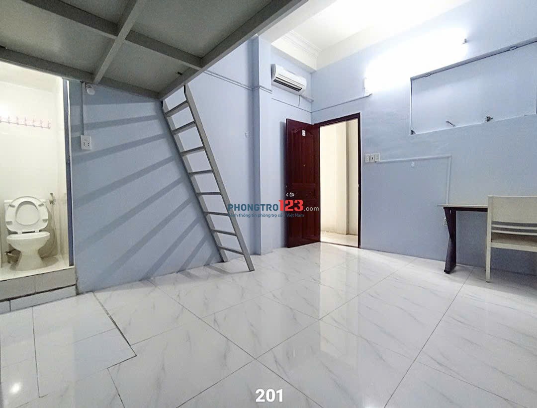 PHÒNG GÁC LỬNG NGAY NGÃ 3 SƯ VẠN HẠNH - TÔ HIẾN THÀNH, Q10 - ĐỐI DIỆN SIÊU THỊ GO - LÌ XÌ NGAY 500K