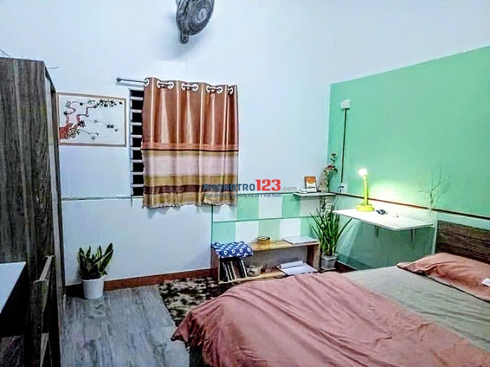 Phòng 4tr5, tách bếp sát ga Metro Văn Thánh