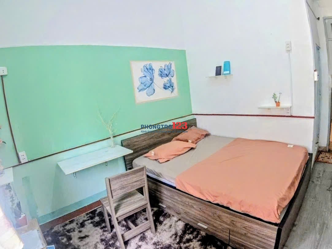 Phòng 4tr5, tách bếp sát ga Metro Văn Thánh