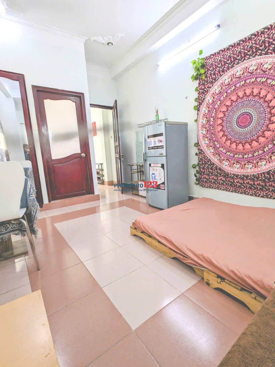 P.07 giá 4tr5 20m2 , 2 cửa sổ nắng đẹp. Nhà mặt tiền 303 Lê Quang Định