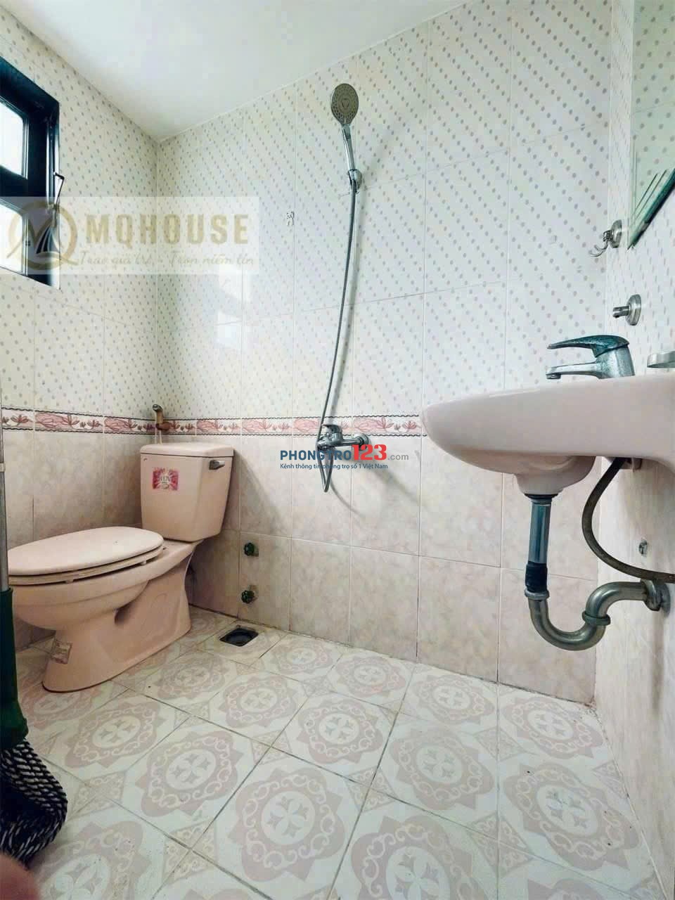 P.07 giá 4tr5 20m2 , 2 cửa sổ nắng đẹp. Nhà mặt tiền 303 Lê Quang Định