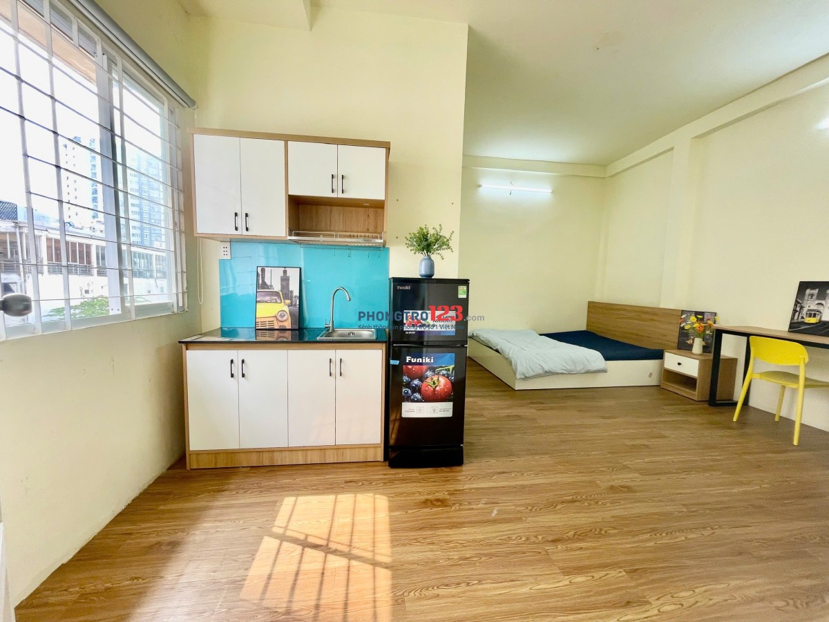 PHÒNG TRỌ BÌNH THẠNH RỘNG 40M2 TÁCH BẾP GẦN HUTECH, NGÃ TƯ HÀNG XANH, SIÊU THOÁNG, FULL NỘI THẤT