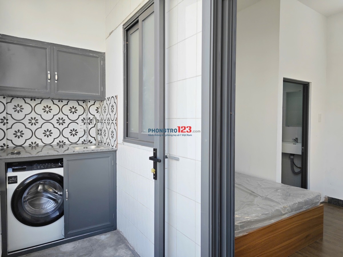 Cho thuê phòng tách bếp, ban công Bình Thạnh có máy giặt riêng giá chỉ 5trX tiện đi Quận 1, Quận 3