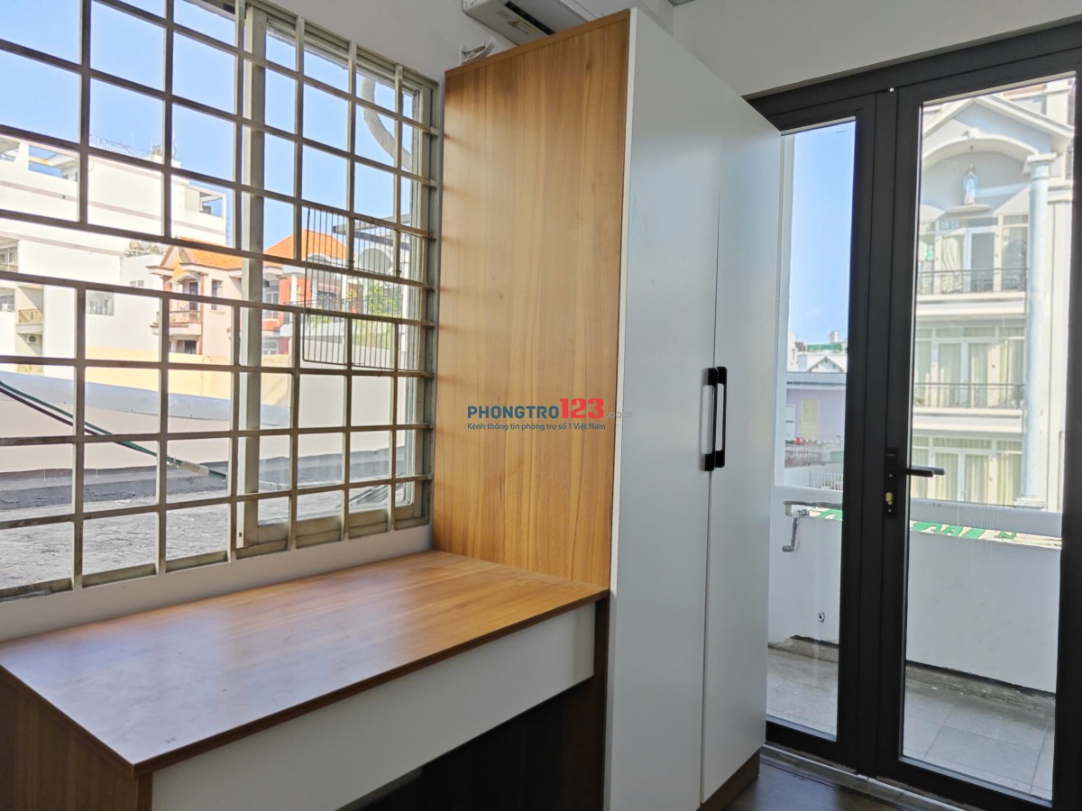 Cho thuê phòng tách bếp, ban công Bình Thạnh có máy giặt riêng giá chỉ 5trX tiện đi Quận 1, Quận 3