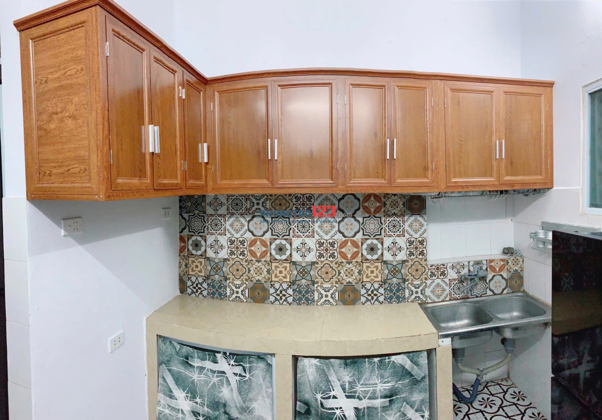 Chính chủ cho thuê căn hộ 50m2, 2PN, Trần Quốc Toản, phù hợp 2-4 người