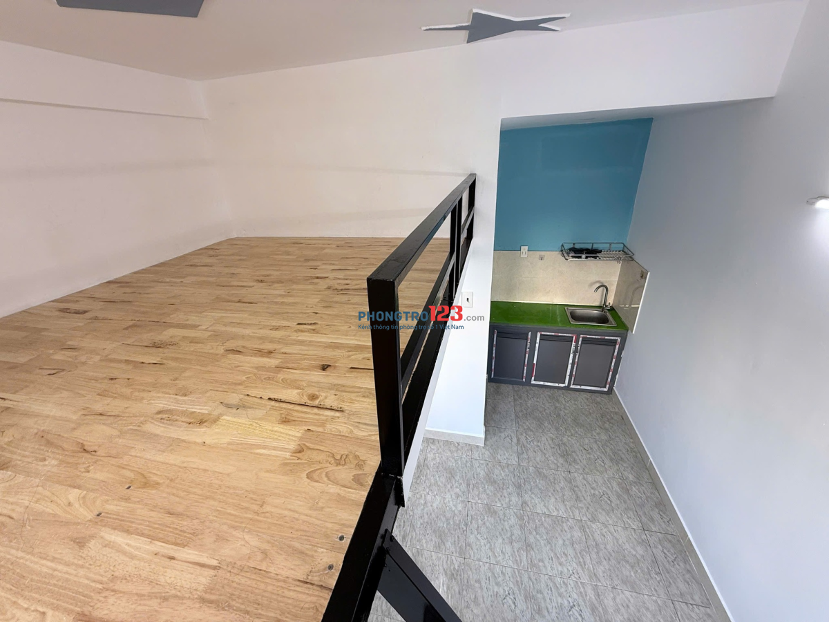 Phòng trọ ban công chung Chu Văn An Bình Thạnh, gần đại học Hồng Bàng, đường Xô Viết Nghệ Tĩnh, q.1