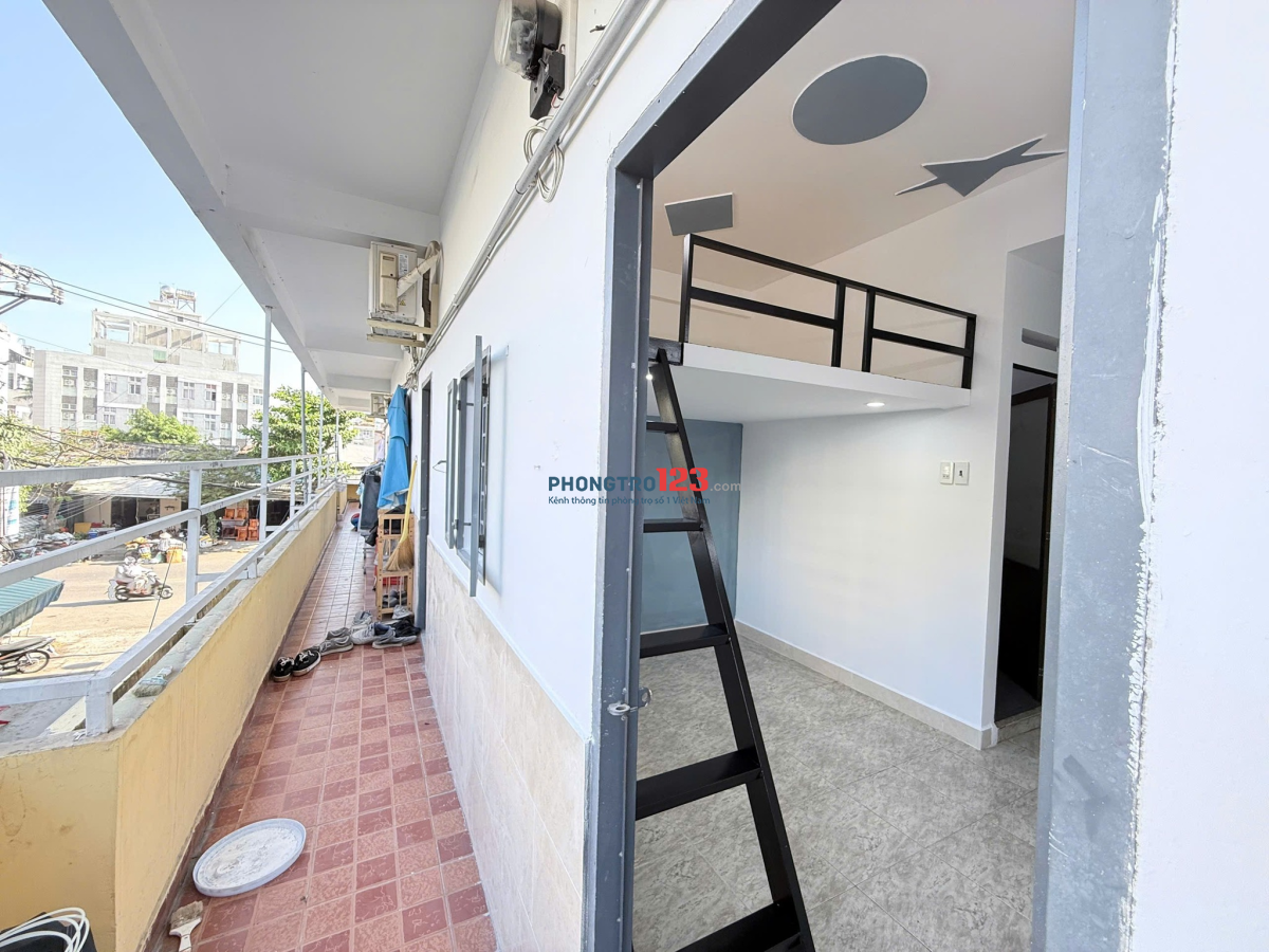 Phòng trọ ban công chung Chu Văn An Bình Thạnh, gần đại học Hồng Bàng, đường Xô Viết Nghệ Tĩnh, q.1