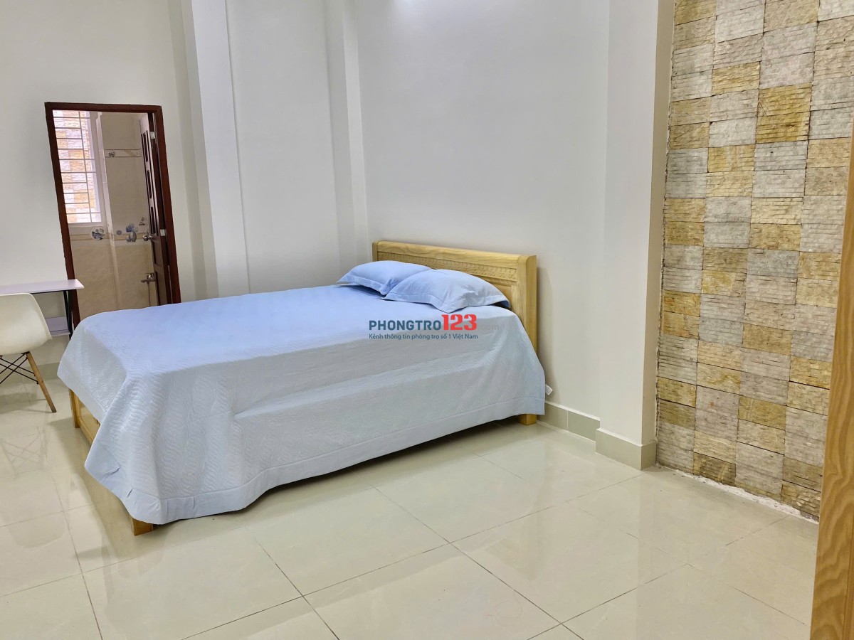 PHÒNG LẦU 1 CHO THUÊ Đ. ĐIỆN BIÊN PHỦ GIÁP VÒNG XOAY NGUYỄN BĨNH KHIÊM MỚI. CỬA SỔ ĐÓN NẮNG