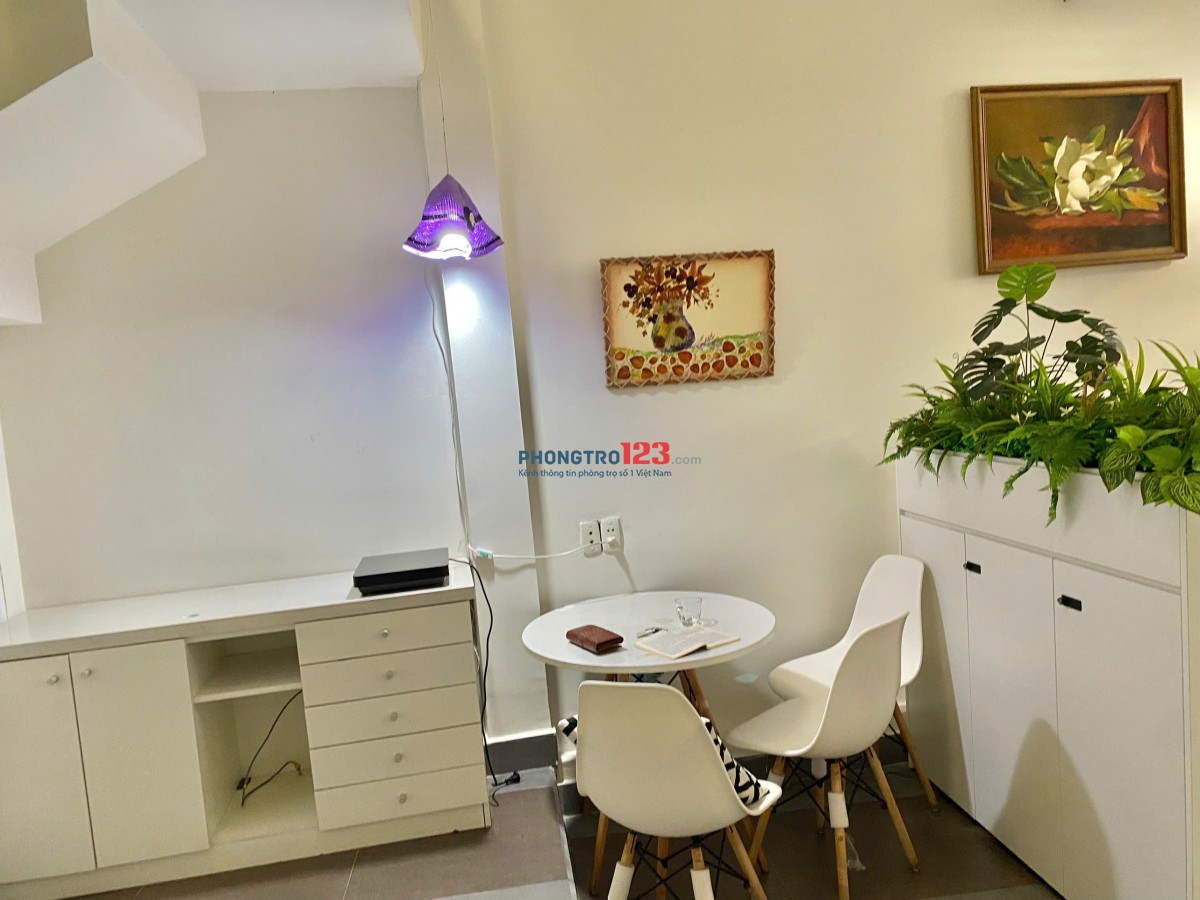 PHÒNG LẦU 1 CHO THUÊ Đ. ĐIỆN BIÊN PHỦ GIÁP VÒNG XOAY NGUYỄN BĨNH KHIÊM MỚI. CỬA SỔ ĐÓN NẮNG