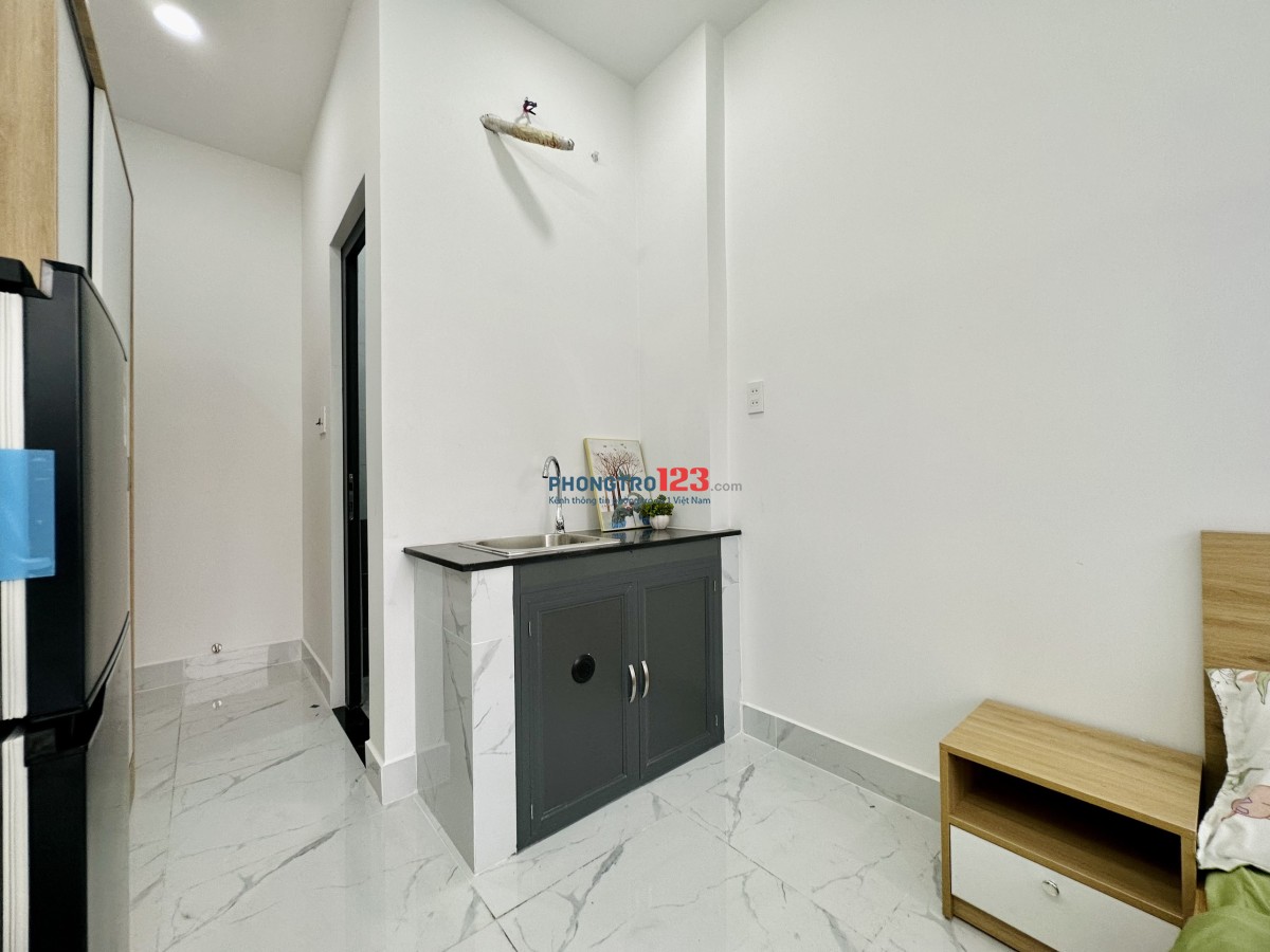 Phòng trọ ban công thoáng, đầy đủ nội thất - gần VLU, chợ Bà Chiểu giáp quận 1, quận 3