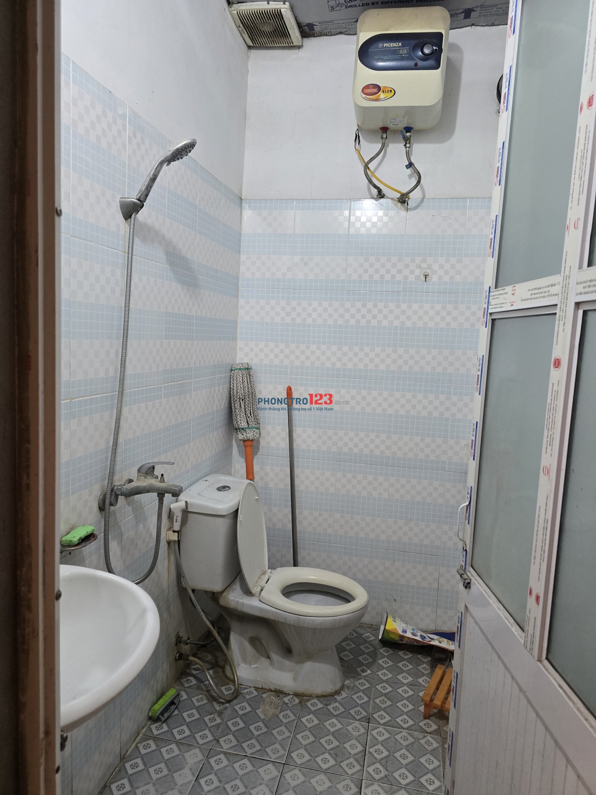 Cho nữ thuê phòng 12m2 tầng 3 tại 51 ngõ 7 Nguyên Hồng