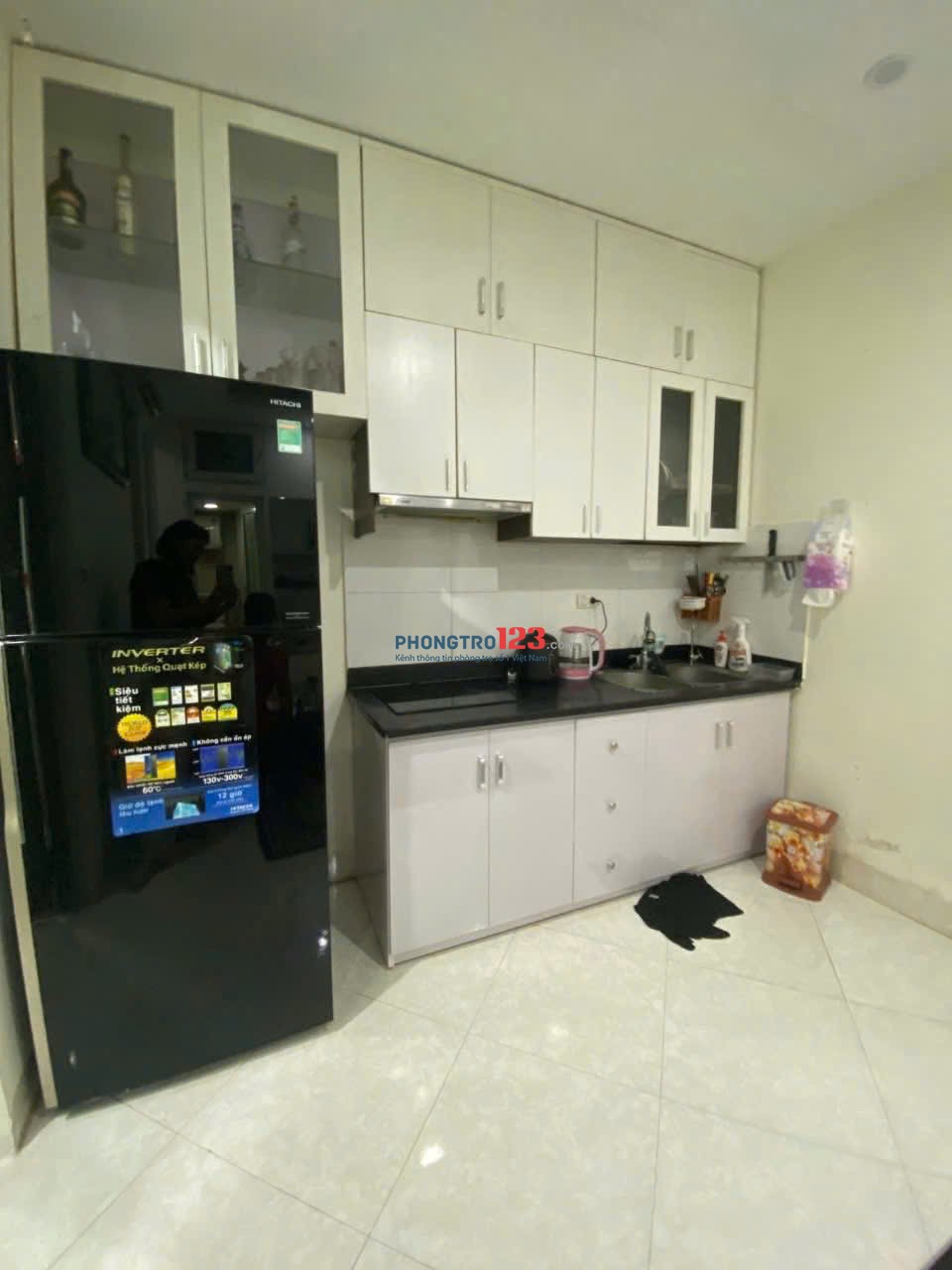 Chung cư Nguyễn Trãi, P9, Quận 1, 70m2, 2PN, 1WC, Nội thất, 11tr/tháng.