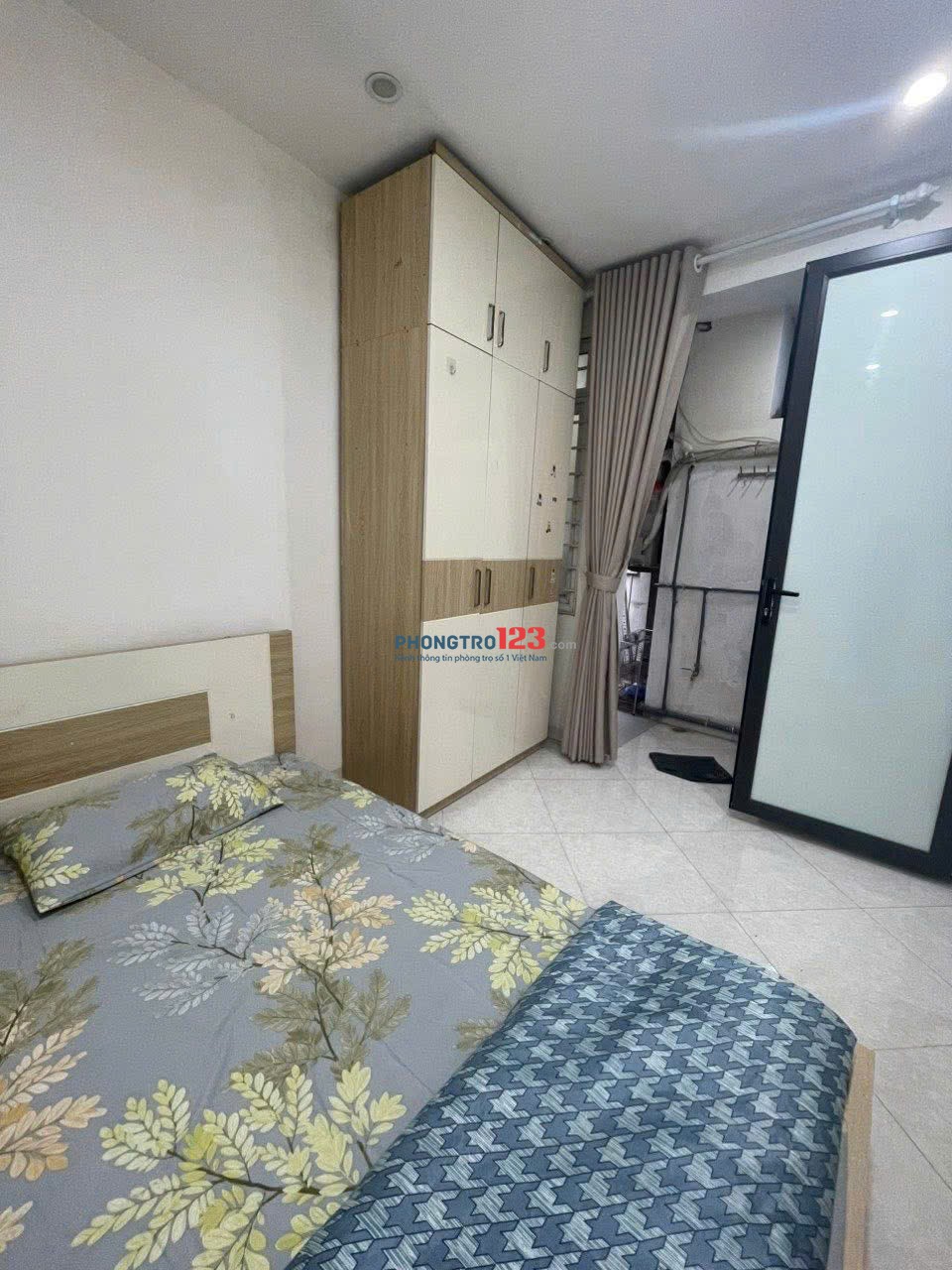 Chung cư Nguyễn Trãi, P9, Quận 1, 70m2, 2PN, 1WC, Nội thất, 11tr/tháng.