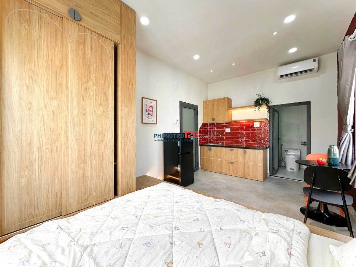 Cho Thuê Studio Ban Công Quận 10 – Full Nội Thất, Thang Máy, Dọn Vào Ở Ngay!