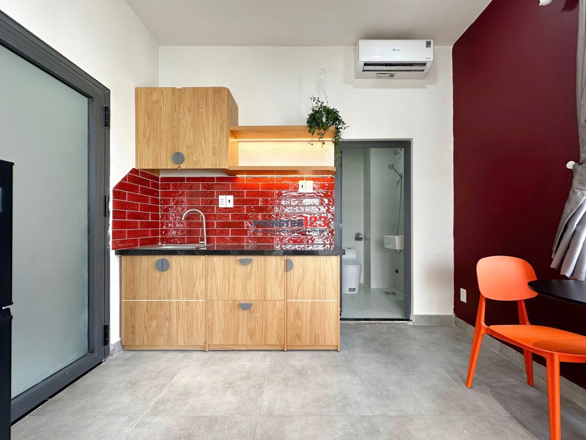 Cho Thuê Studio Ban Công Quận 10 – Full Nội Thất, Thang Máy, Dọn Vào Ở Ngay!