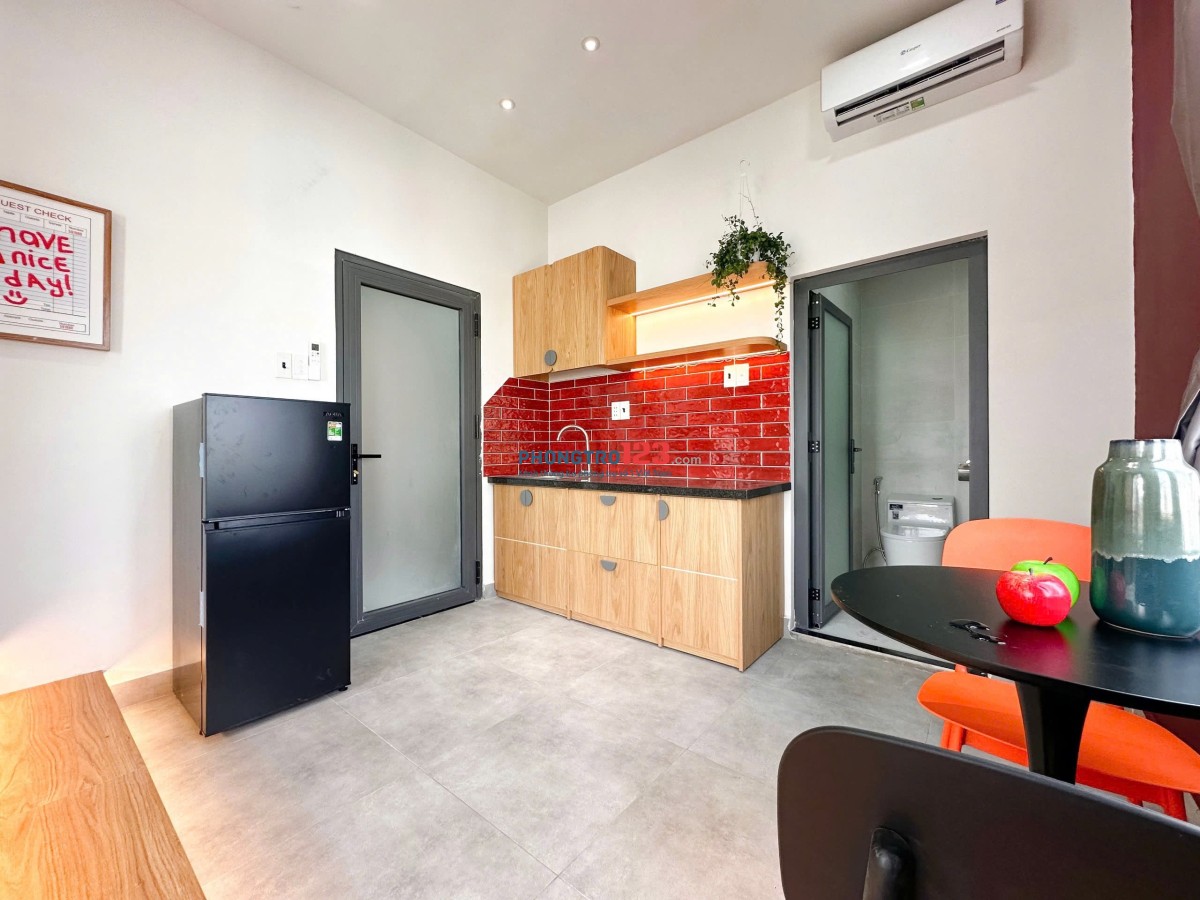 Cho Thuê Studio Ban Công Quận 10 – Full Nội Thất, Thang Máy, Dọn Vào Ở Ngay!