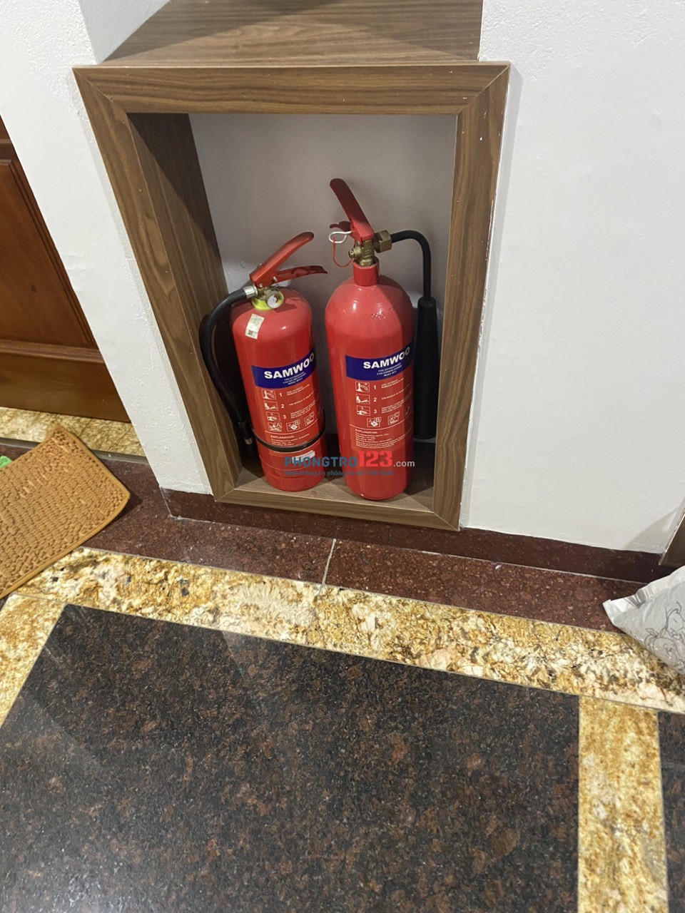 Cho thuê phòng View Hồ Tây ở Phố Trích Sài. Gần Trung tâm thương mại Lotte Tây Hồ. Chỉ 6.5t