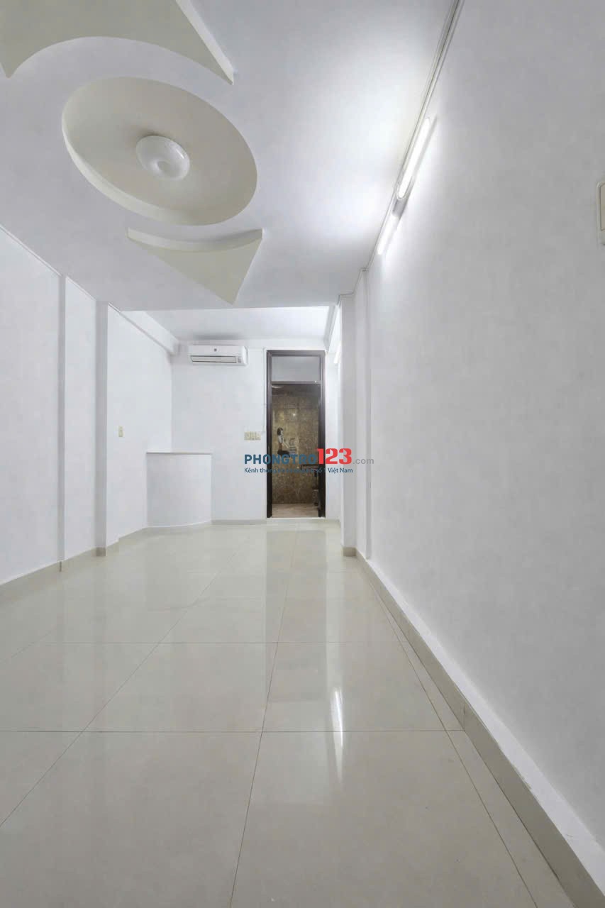 PHÒNG MÁY LẠNH MÁT MẺ RỘNG RÃI NGAY LÊ VĂN SỸ