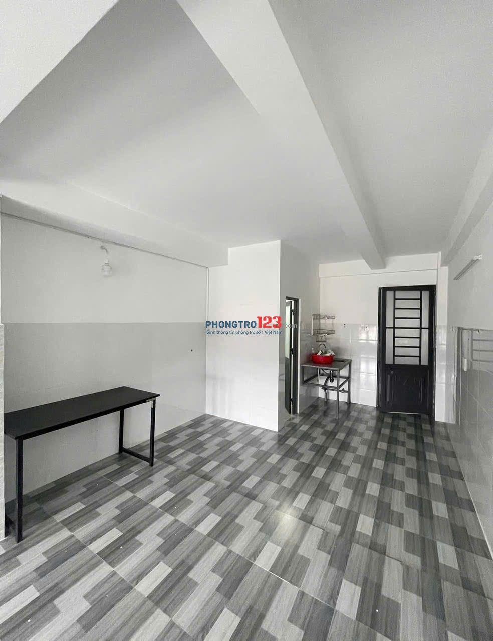 Phòng 30m2 rộng rãi ngay Lê Văn Việt, gần ngã 4 Thủ Đức, trường Tài Chính Marketing