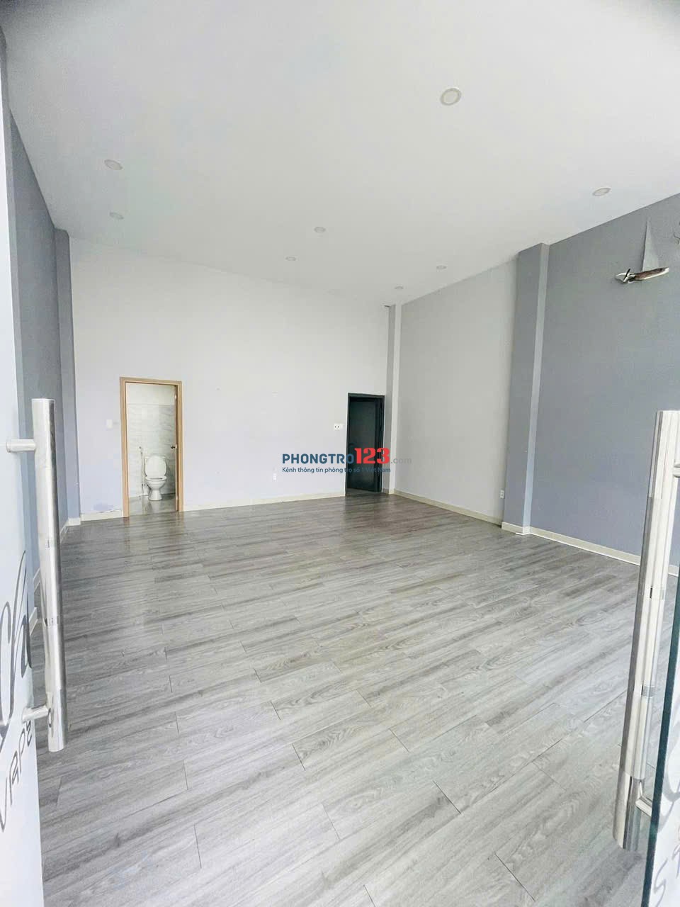 Mặt bằng kinh doanh, mặt tiền đường số 8, ngay Hoàng Diệu 2, Thủ Đức, thuận tiện kinh doanh, làm VP