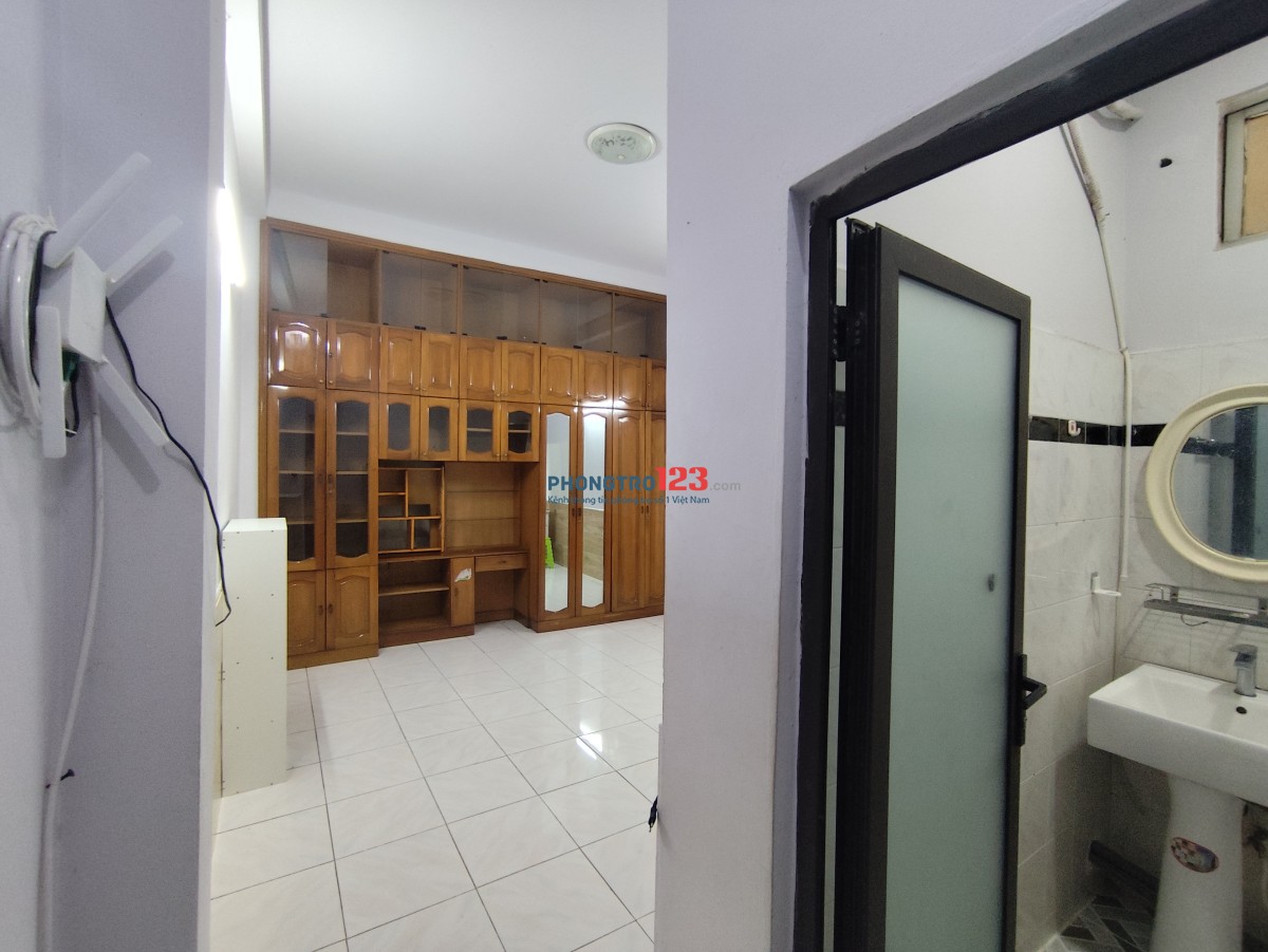 4,8tr - 25m2: nội thất đầy đủ , không chung chủ, tối đa 2xe !