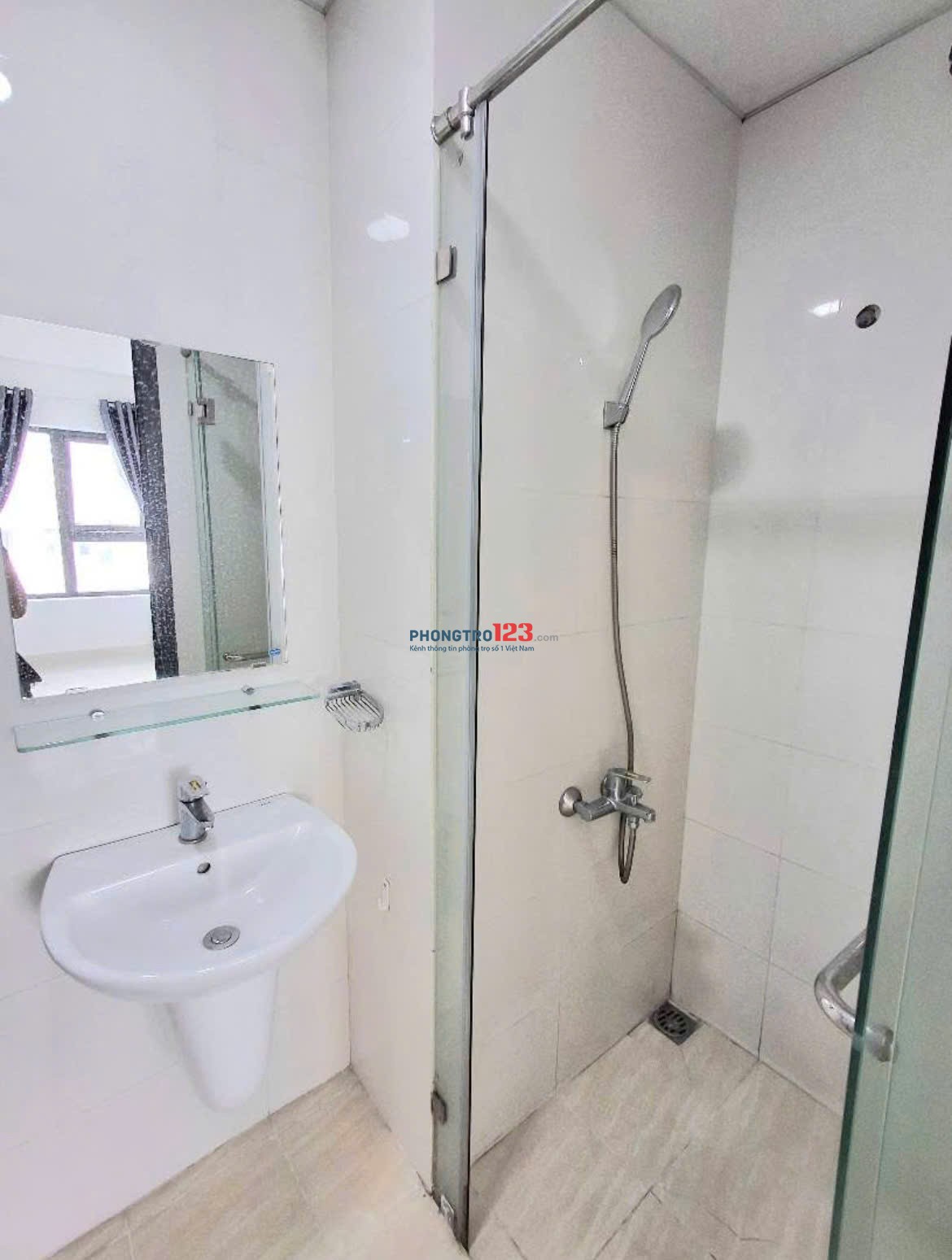 Chung cư Carillon5, Luỹ Bán Bích, TP: 2p ngủ, ban công, Nhà mới, 10tr/th.