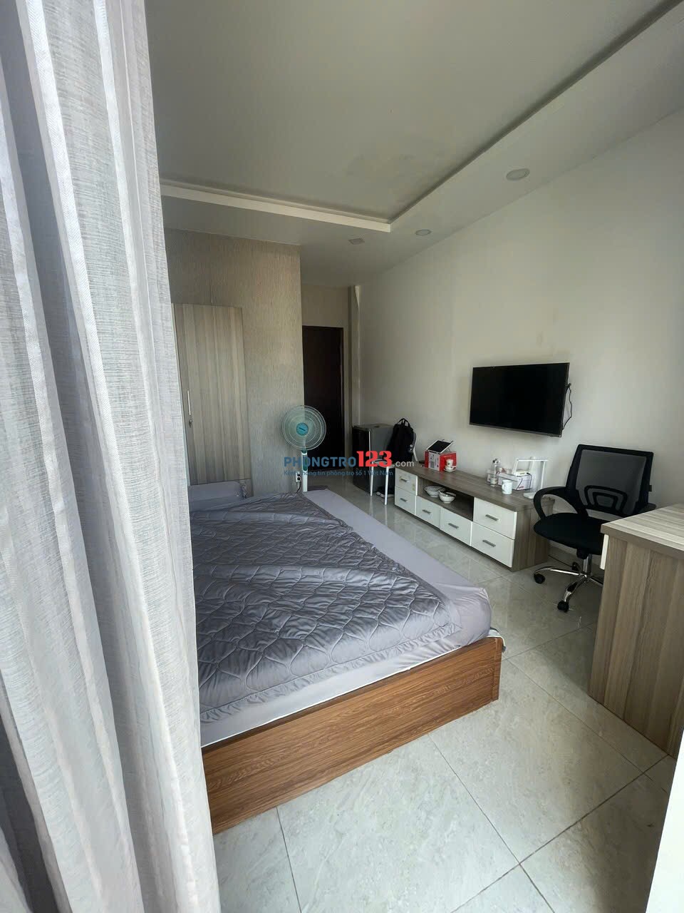 Cho thuê phòng Quận 3 - gần chợ Tân Định - nhà Thờ Tân Định - CV Lê Văn Tám - ban công- nội thất mớ