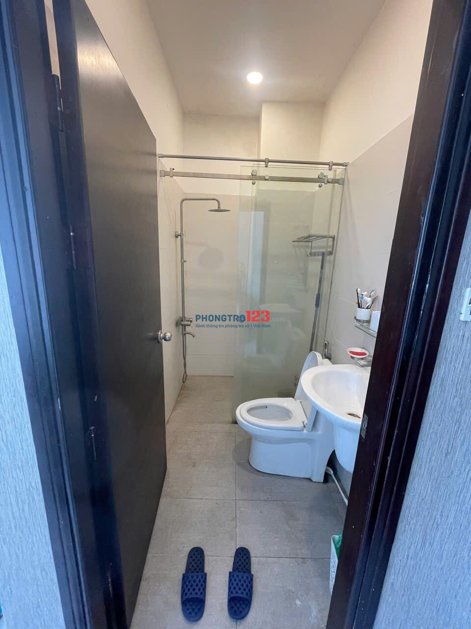 Cho thuê phòng Quận 3 - gần chợ Tân Định - nhà Thờ Tân Định - CV Lê Văn Tám - ban công- nội thất mớ