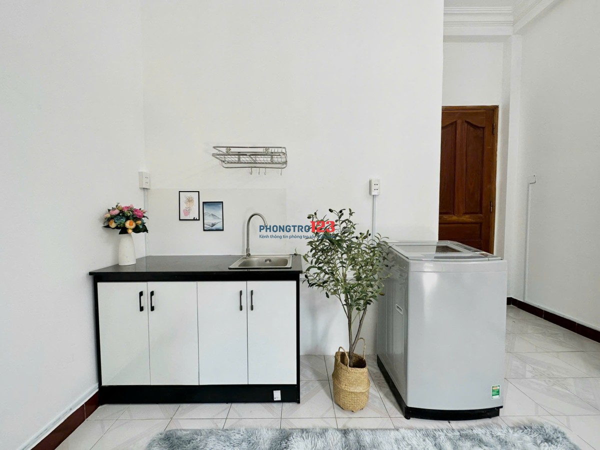 CHO THUÊ PHÒNG BAN CÔNG-BÙI ĐÌNH TÚY, BÌNH THẠNH CÓ MÁY GIẶT RIÊNG, RỘNG 35M2, GẦN NGÃ TƯ HÀNG XANH