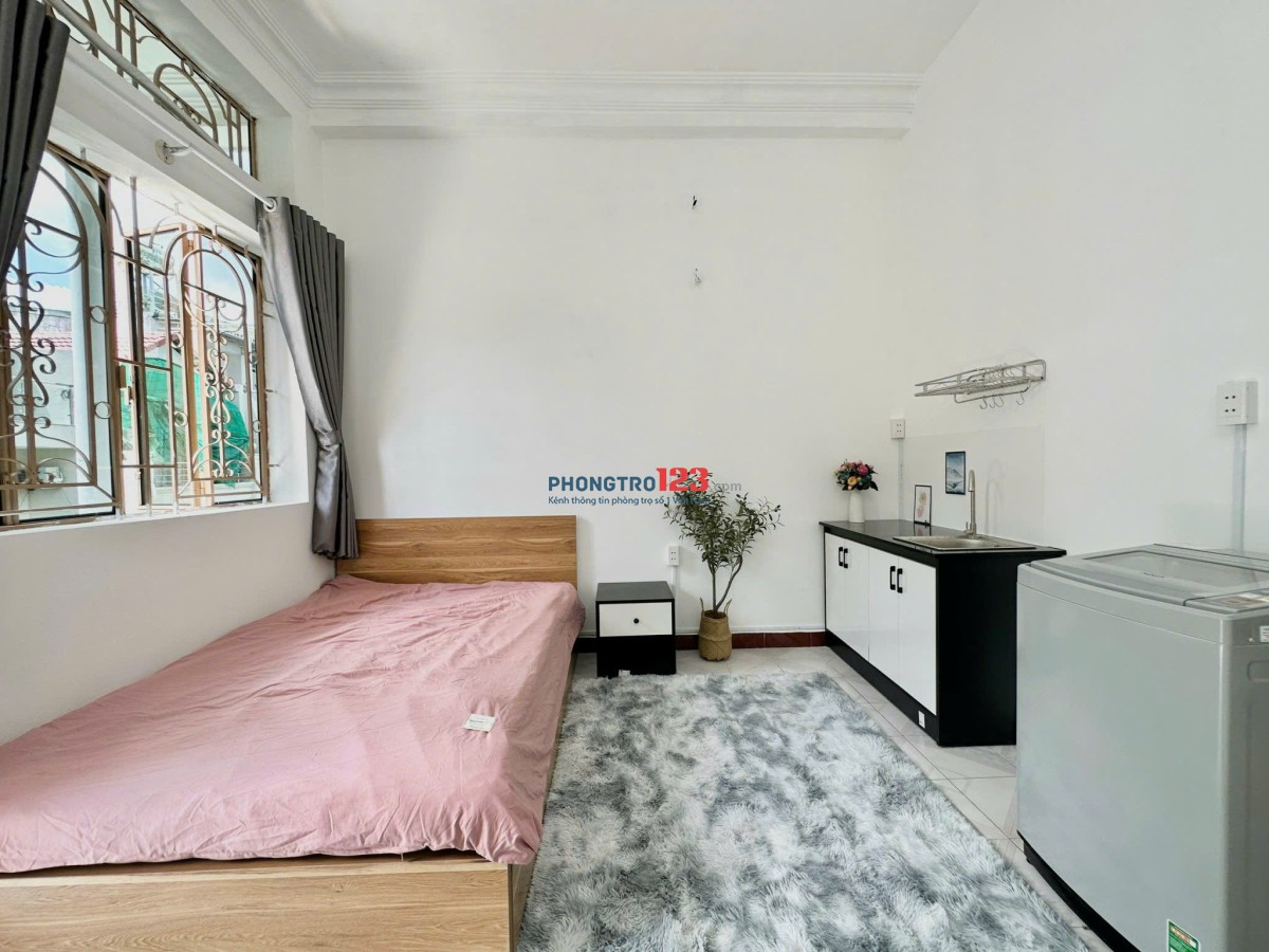 CHO THUÊ PHÒNG BAN CÔNG-BÙI ĐÌNH TÚY, BÌNH THẠNH CÓ MÁY GIẶT RIÊNG, RỘNG 35M2, GẦN NGÃ TƯ HÀNG XANH