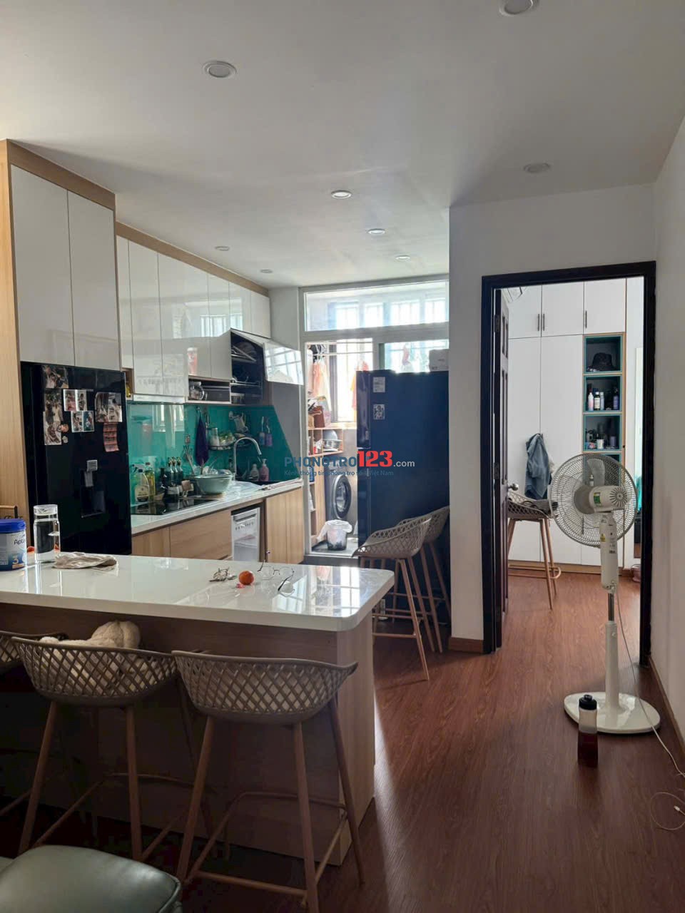 Căn chung cư 2p ngủ, nội thất đẹp đường Cống Quỳnh, giá 11tr5/th