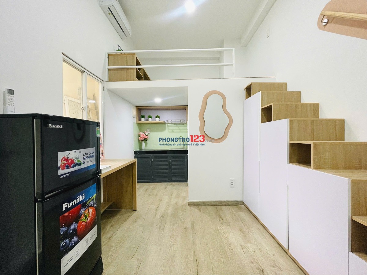 Cho thuê phòng trọ có gác cửa sổ thoáng - gần hàng xanh, metro Tân Cảng giáp quận 1 quận 2