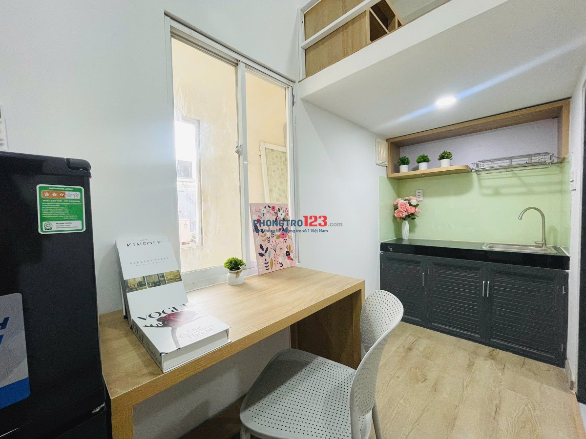 Cho thuê phòng trọ có gác cửa sổ thoáng - gần hàng xanh, metro Tân Cảng giáp quận 1 quận 2