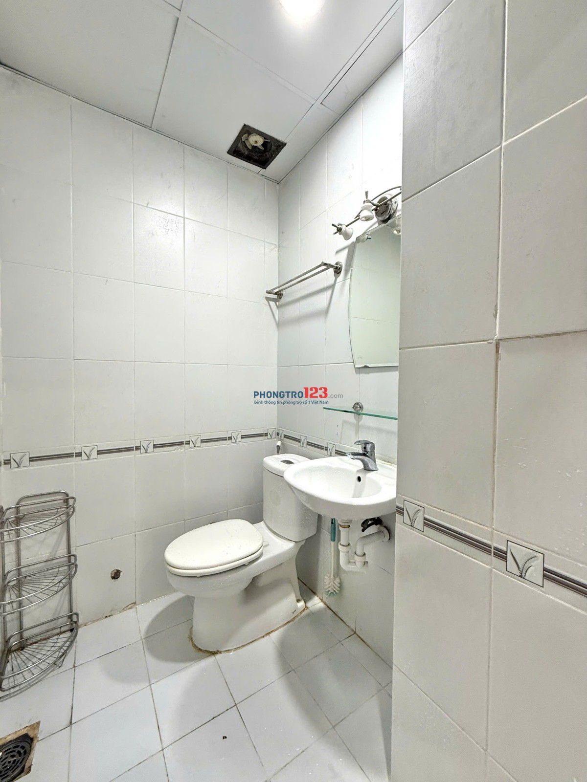 PHÒNG CỬA SỔ TRỜI CÓ TỦ LẠNH GẦN CÔNG VIÊN GIA ĐỊNH