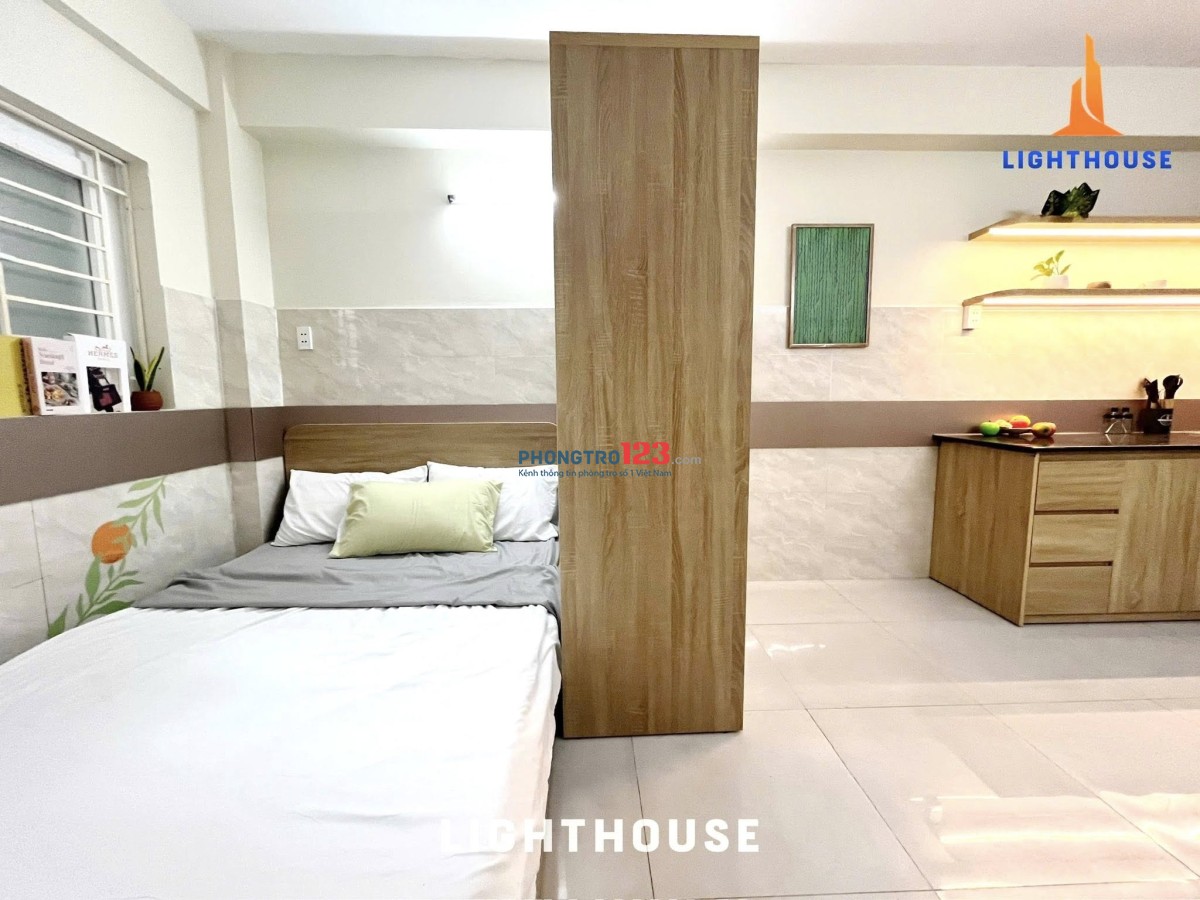 phòng ban công tiện nghi chính chủ gần bx miền đông