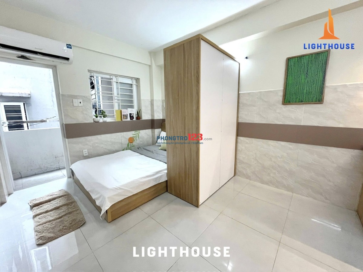 phòng ban công tiện nghi chính chủ gần bx miền đông